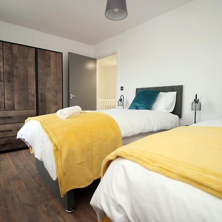 Delft - Spacious Home, High Speed Wi-Fi, Free Parking, Terrace سويندون المظهر الخارجي الصورة