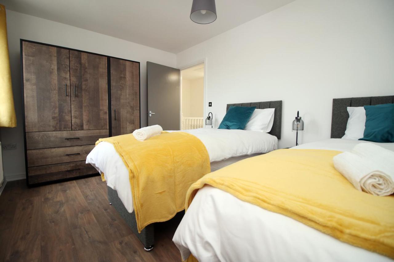 Delft - Spacious Home, High Speed Wi-Fi, Free Parking, Terrace سويندون المظهر الخارجي الصورة