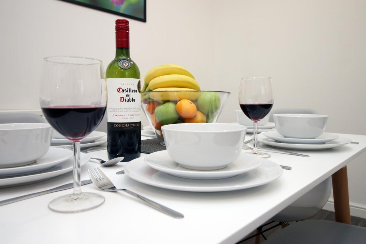 Delft - Spacious Home, High Speed Wi-Fi, Free Parking, Terrace سويندون المظهر الخارجي الصورة