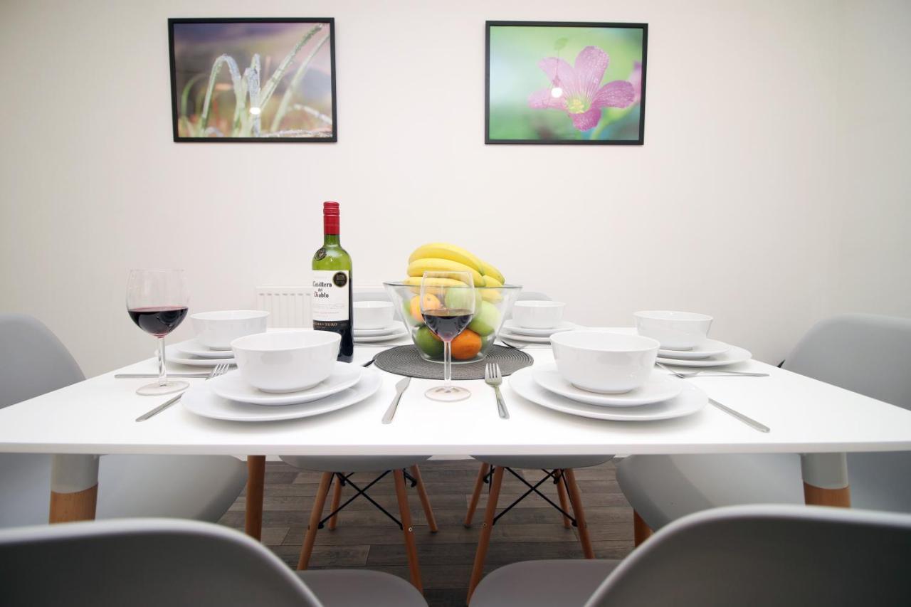 Delft - Spacious Home, High Speed Wi-Fi, Free Parking, Terrace سويندون المظهر الخارجي الصورة